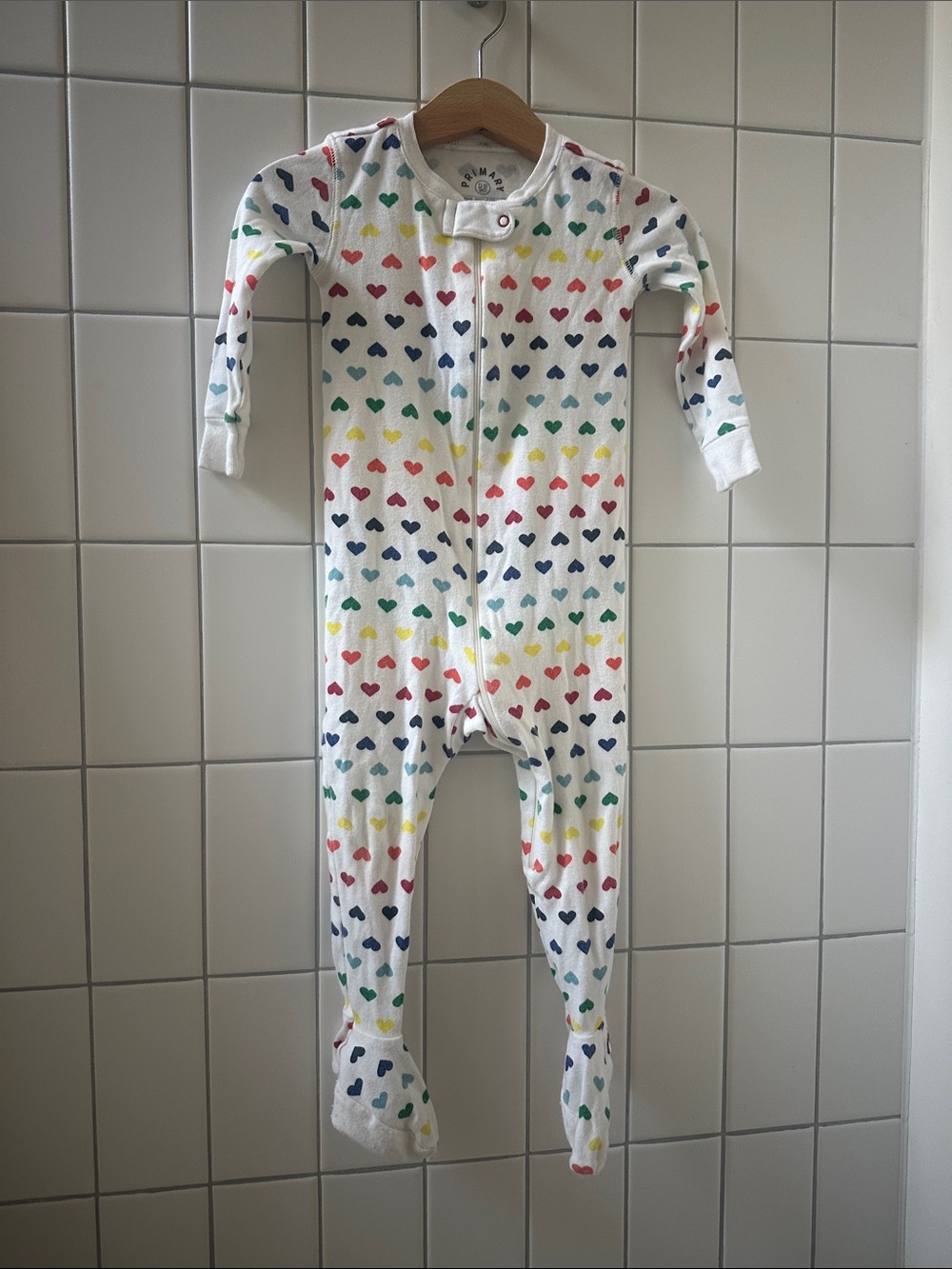 Primary heart pattern footed jammie size 12-18 months organic cotton!